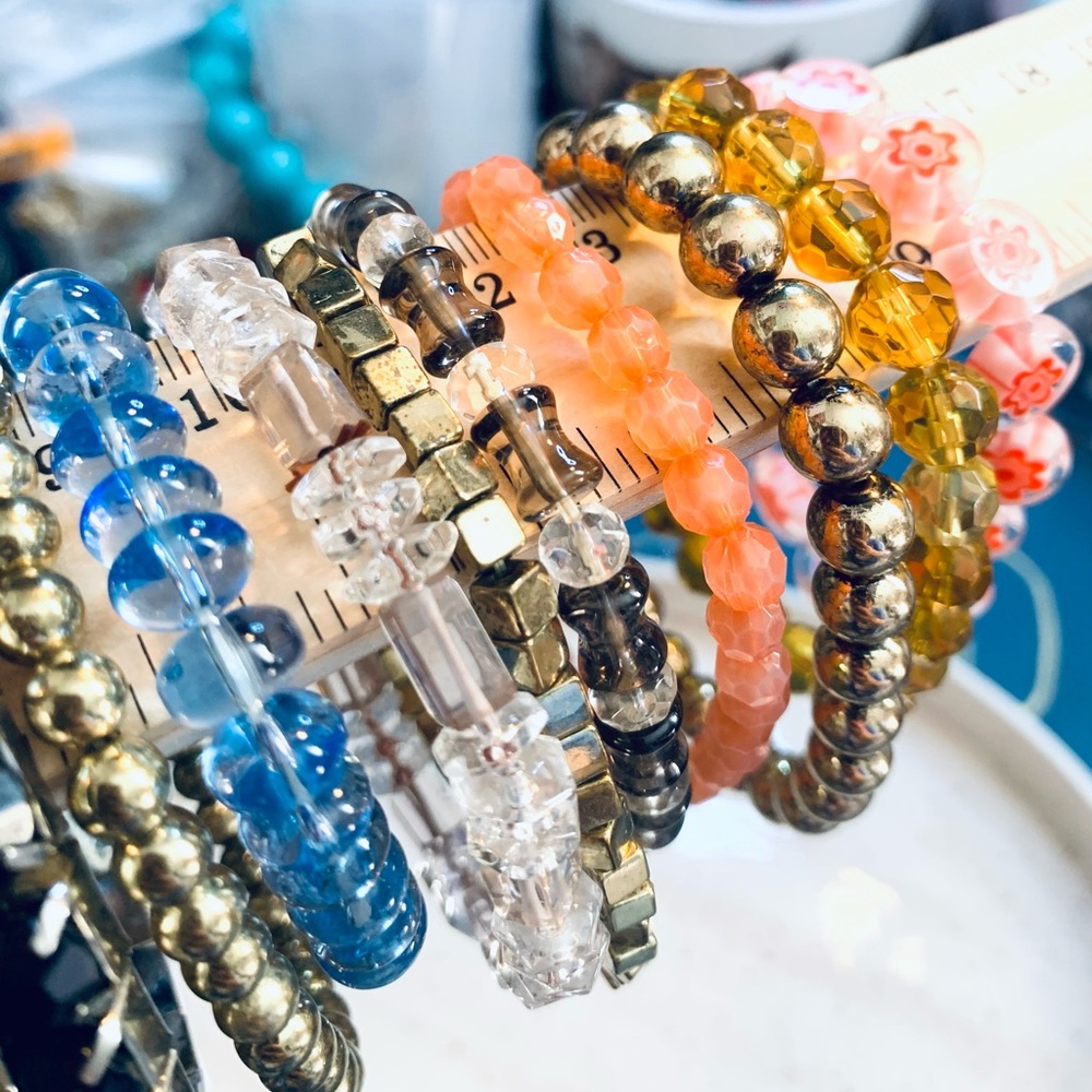 Stretchable bracelet lots - Picture 3 of 4